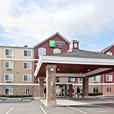 Holiday Inn Express & Suites Seaside-Convention Center