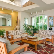 Beautifully Decorated! Very Private! Partial Ocean View! Palms At Wailea 2202