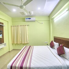 RedKEY Inn Hotel | Near Bangalore Airport | Airport Pickup & Drop Available 24X7
