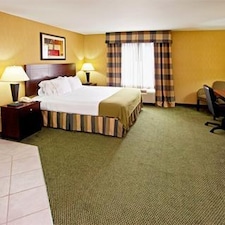 Country Inn and Suites Elizabethtown- KY