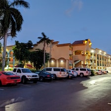 Red Carpet Inn Fort Lauderdale Airport / Cruise Port