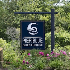 Pier Blue Guesthouse