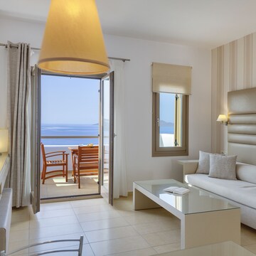 Suite, Sea View