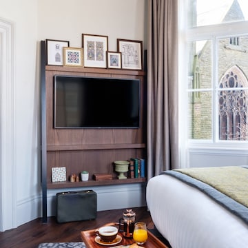 Suite, 1 Double Bed, View (Church View)