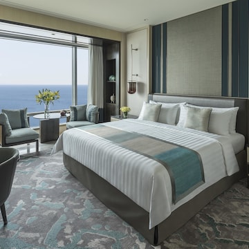 Deluxe Room, 1 King Bed, Ocean View