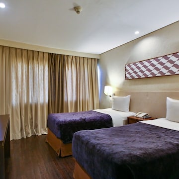 Executive Suite, 2 Twin Beds