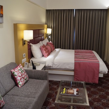 Standard Suite, Multiple Beds, Multiple View (Executive Club Double)