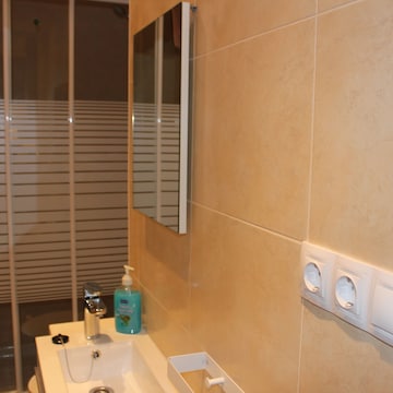 Standard Twin Room, Shared Bathroom
