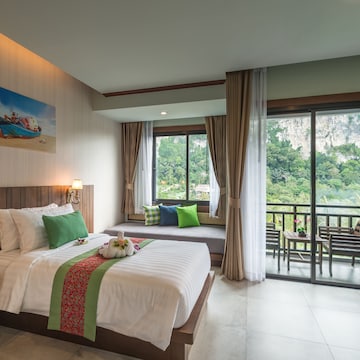 Deluxe Double or Twin Room (Cliff View)