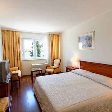 Economy Double or Twin Room, Sea View