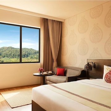 Deluxe Room, 1 King Bed, Hill View (Delight)