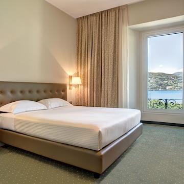 Double or Twin Room, Lake View