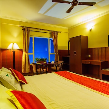 Misty Mountain Resort Munnar, Resorts in Munnar, Top 10 Resort in Munnar, Standard Rooms, Valley View Rooms, Deluxe Rooms, Restaurants, Galaxy  Restaurant, Gaia Restaurant, Misty Mountain