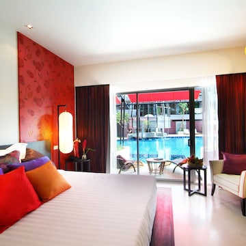 Deluxe Room, Pool Access