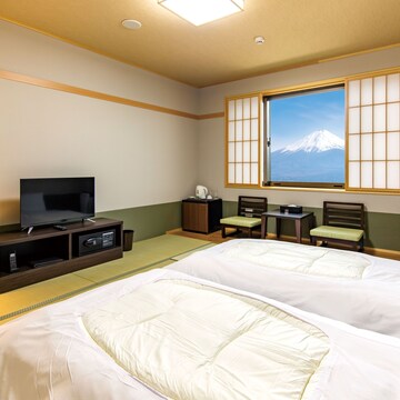 Japanese Room (Mt.Fuji Side, For Two People, Futon is provided for number of guests paid)