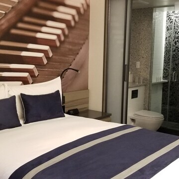 Superior Room, 1 Queen Bed