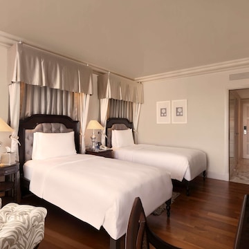 Hilton Room, 1 King Bed OR 2 Twin Bed, City View OR Pool View with 15% OFF on FNB & Laundry