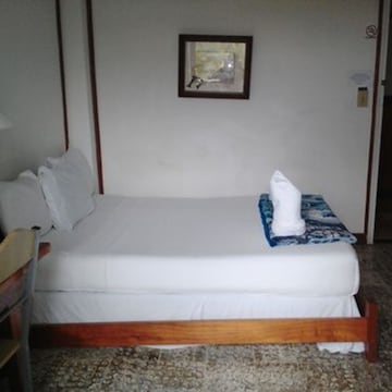 Deluxe Double Room, Multiple Beds, Non Smoking