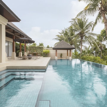 Villa (Tropical Pool)