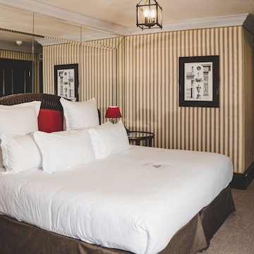 Suite, 1 King Bed (Old Course)