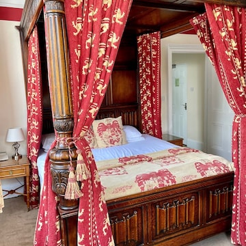 Double Room (Four Poster)