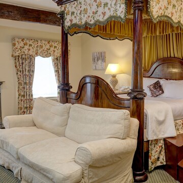 Suite, 1 King Bed (Four Poster Bed)