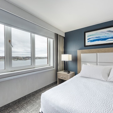 Deluxe Suite, 1 King Bed with Sofa bed, Harbor View