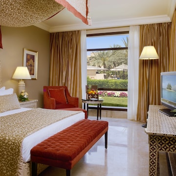 Suite, 1 Queen Bed, Ocean View (Al Qasr)