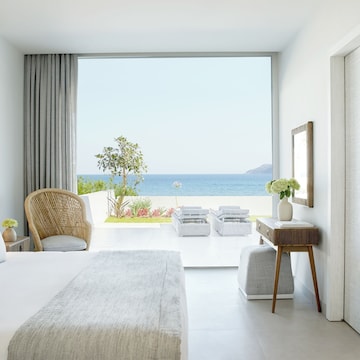 Suite, 1 Bedroom, Sea View, Garden Area