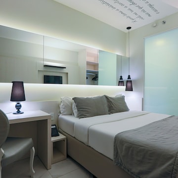 Luxury Room, 1 Queen Bed