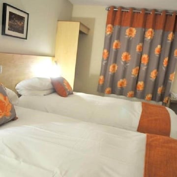 Twin Room, Ensuite (1 Double and 1 Single bed)