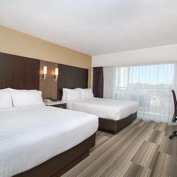 Suite, 2 Queen Beds, Accessible (Communication, Roll-In Shower)