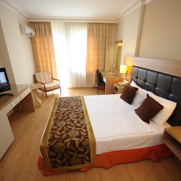 Standard Room, 1 Double or 2 Twin Beds