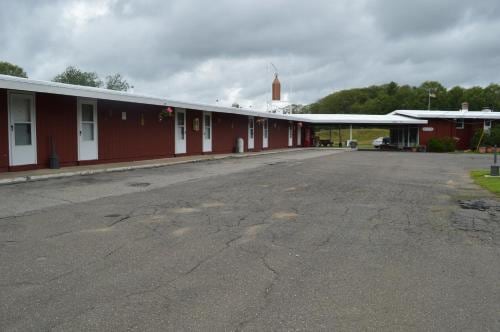 Copper Lantern Motor Lodge