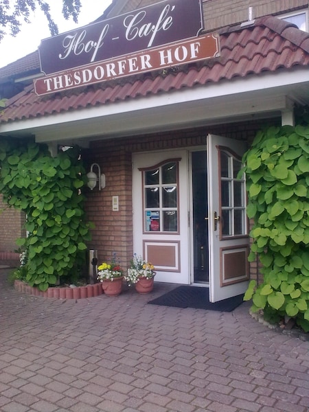Thesdorfer Hof