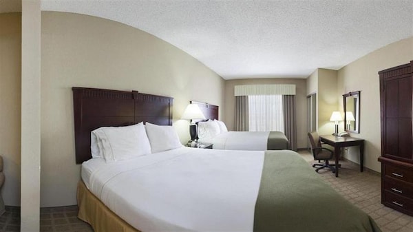 Holiday Inn Express Hotel & Suites Shawnee I-40, an IHG Hotel