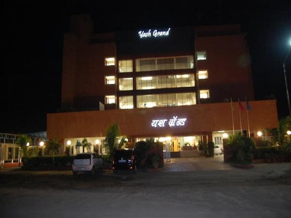 Hotel Yash Grand