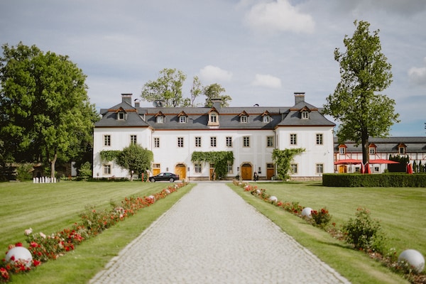 Pałac Pakoszów / Schlosshotel Wernersdorf