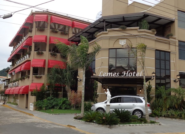 Lemes Hotel