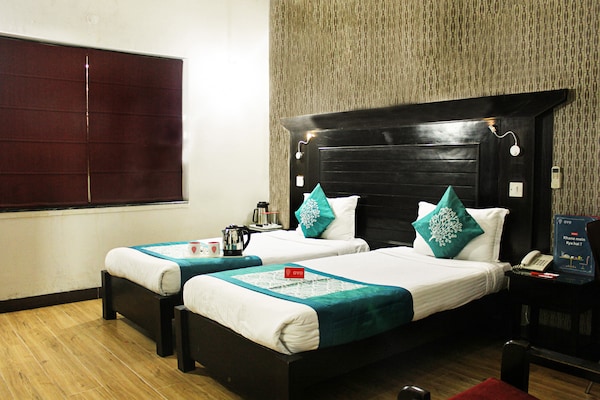 The Lounge (Svelte Hotel & Personal Suites) in Saket,Delhi - Best  Continental Restaurants in Delhi - Justdial
