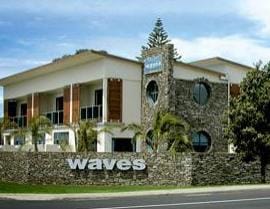 Waves Motel