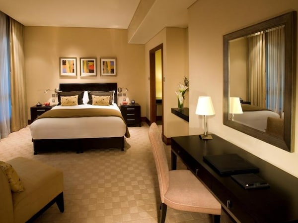 Shangri-La Hotel  Residence Qaryat Al Beri