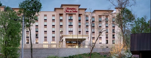 Hampton Inn & Suites Knoxville Papermill Drive