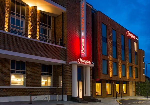 Hampton by Hilton London Park Royal