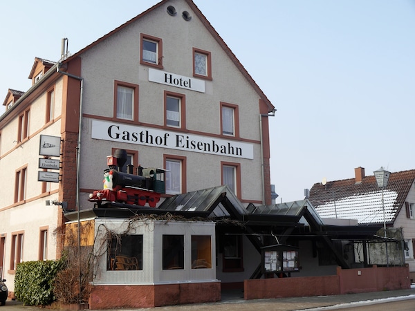 Gasthof-Destille Eisenbahn
