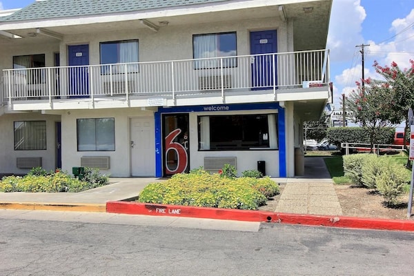 Motel 6-Austin, Tx