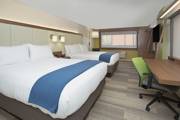 Holiday Inn Express & Suites Platteville, an IHG Hotel