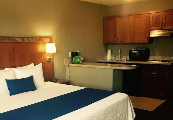 Country Inn & Suites by Radisson - Portland Delta Park - OR