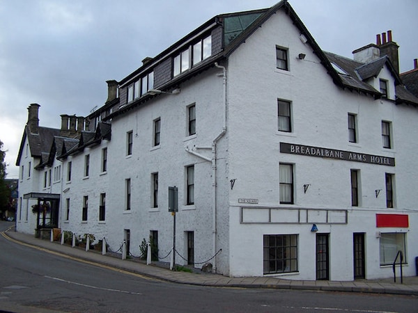 The Breadalbane Arms Room Only Hotel