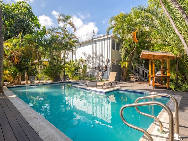 Charming Tropical Getaway W/ Shared Pool, Sundeck, And Bar - Near Duval Street